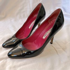 Manolo Blahnik Black Patent Leather Almond Round Toe Pumps Size 39